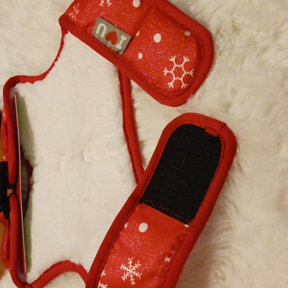 Red Snowflake Pet Harness. NWT - Picture 7 of 10